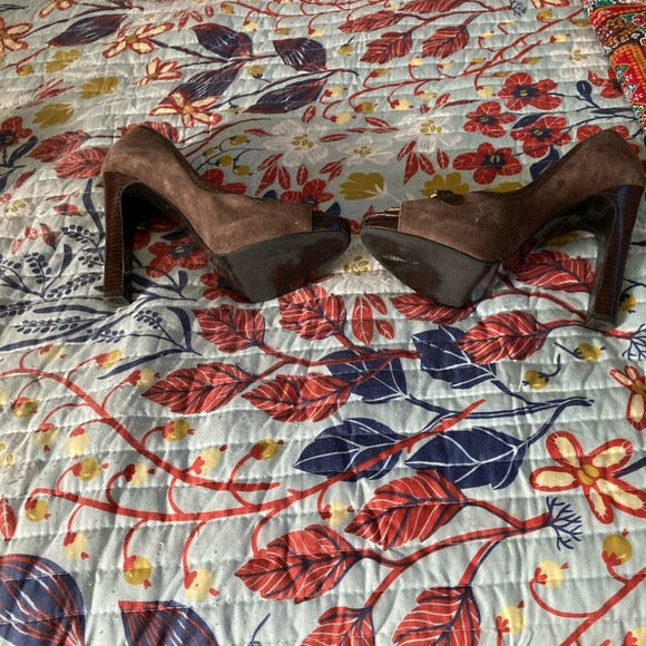 Chocolate heels, Nine West, size 9 - Picture 3 of 3
